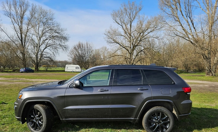 Jeep Grand Cherokee cena 134000 przebieg: 32700, rok produkcji 2020 z Warszawa małe 56